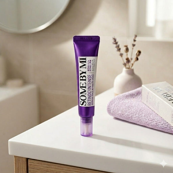 Lifestyle della crema occhi Some By Mi Retinol Intense Advanced Triple Action, immagine del prodotto in uso nella routine quotidiana