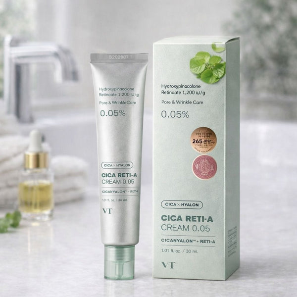 Crema viso coreana VT Cosmetics Cica Reti-A Cream 0.05 in contesto lifestyle minimal per routine skincare serale