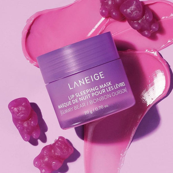 Laneige Lip Sleeping Mask Gummy Bear utilizzata nella skincare routine serale per labbra morbide e luminose