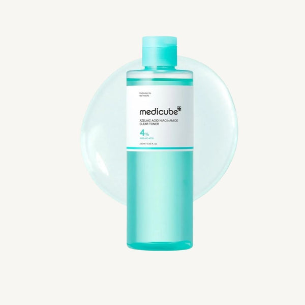 Texture di Medicube Azelaic Acid Niacinamide Clear Toner 250ml, tonico viso leggero e rinfrescante a rapido assorbimento.