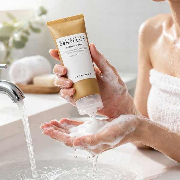 SKIN1004 Madagascar Centella Ampoule Foam 125 ml in contesto lifestyle minimal per routine di bellezza quotidiana